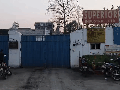 सुपीरियर ग्रुप पर चौथे दिन भी इनकम टैक्स का शिकंजा:  बरेली की शराब फैक्ट्री में मंगलवार रात से दिल्ली-लखनऊ के अफसरों ने डाल रखा है डेरा, जांच जारी – Bareilly News