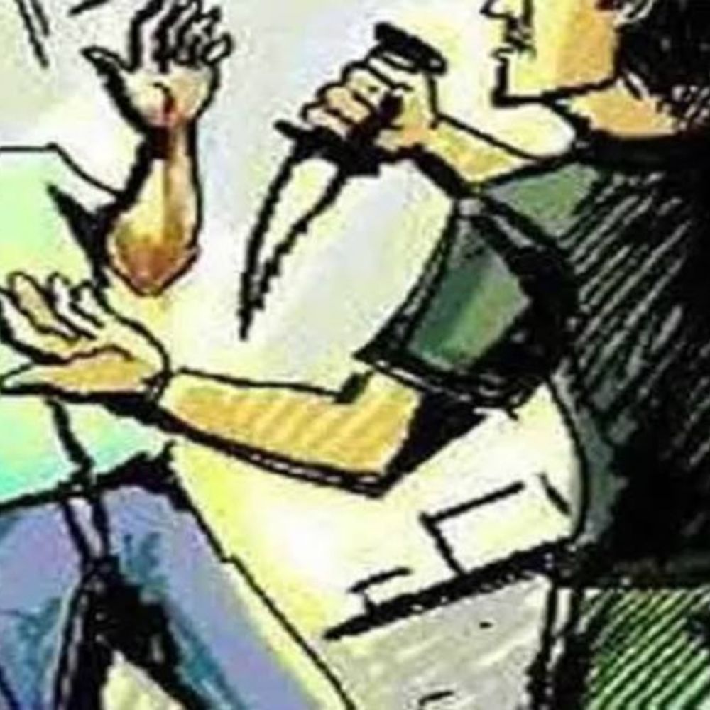 अयोध्या में बेटे और मां पर चाकू से हमला:बचाने आई दो बहनें भी घायल; दो की हालत गंभीर