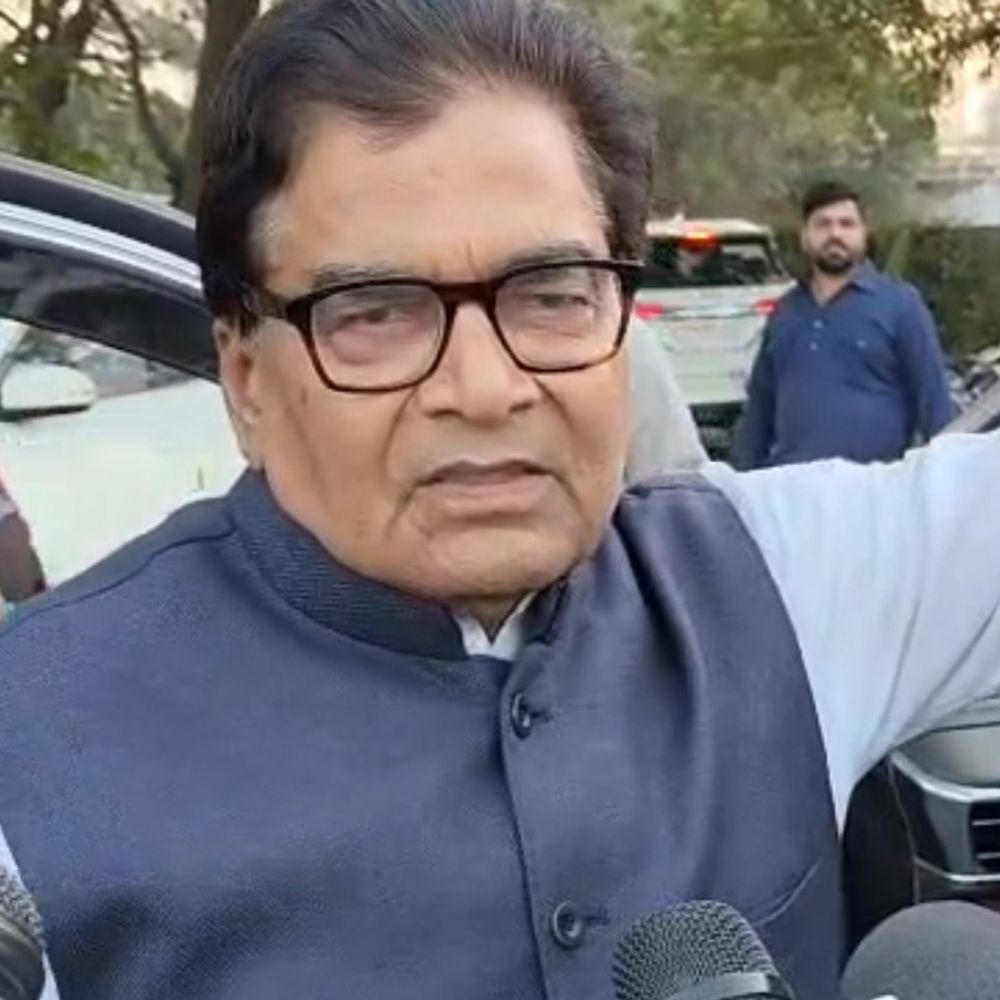 फिरोजाबाद पहुंचे रामगोपाल यादव:कहा- AI से बढ़ेगी बेरोजगारी, 10 साल में रोजगार संकट गहराएगा