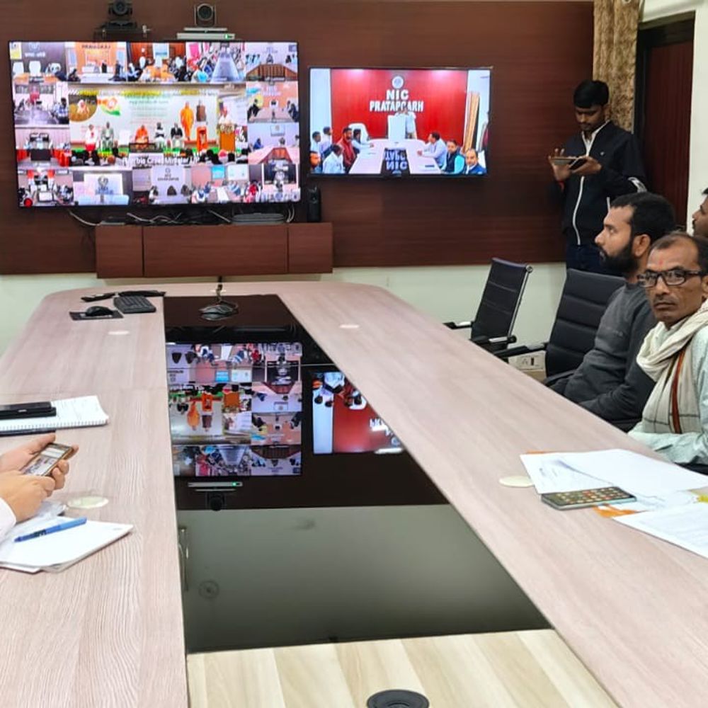 प्रतापगढ़ के 7562 किसानों को 1.17 करोड़ रुपए मिले:फसल बीमा क्षतिपूर्ति राशि सीधे बैंक खातों में पहुंची, शासन-प्रशासन का आभार जताया