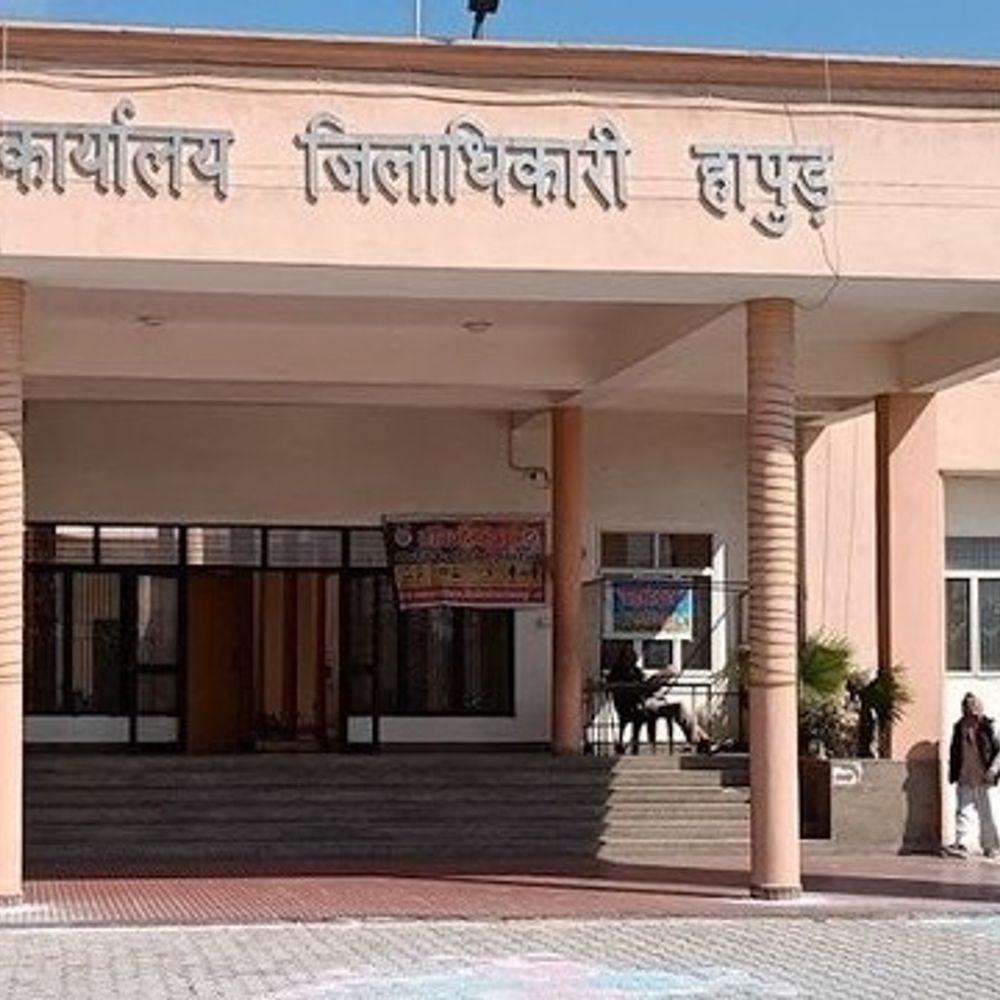 हापुड़ एक्सईएन हटाए गए:बिजली बिल राहत योजना में लापरवाही बरतने पर संभल भेजा; सचिन द्विवेदी बने नए प्रभारी