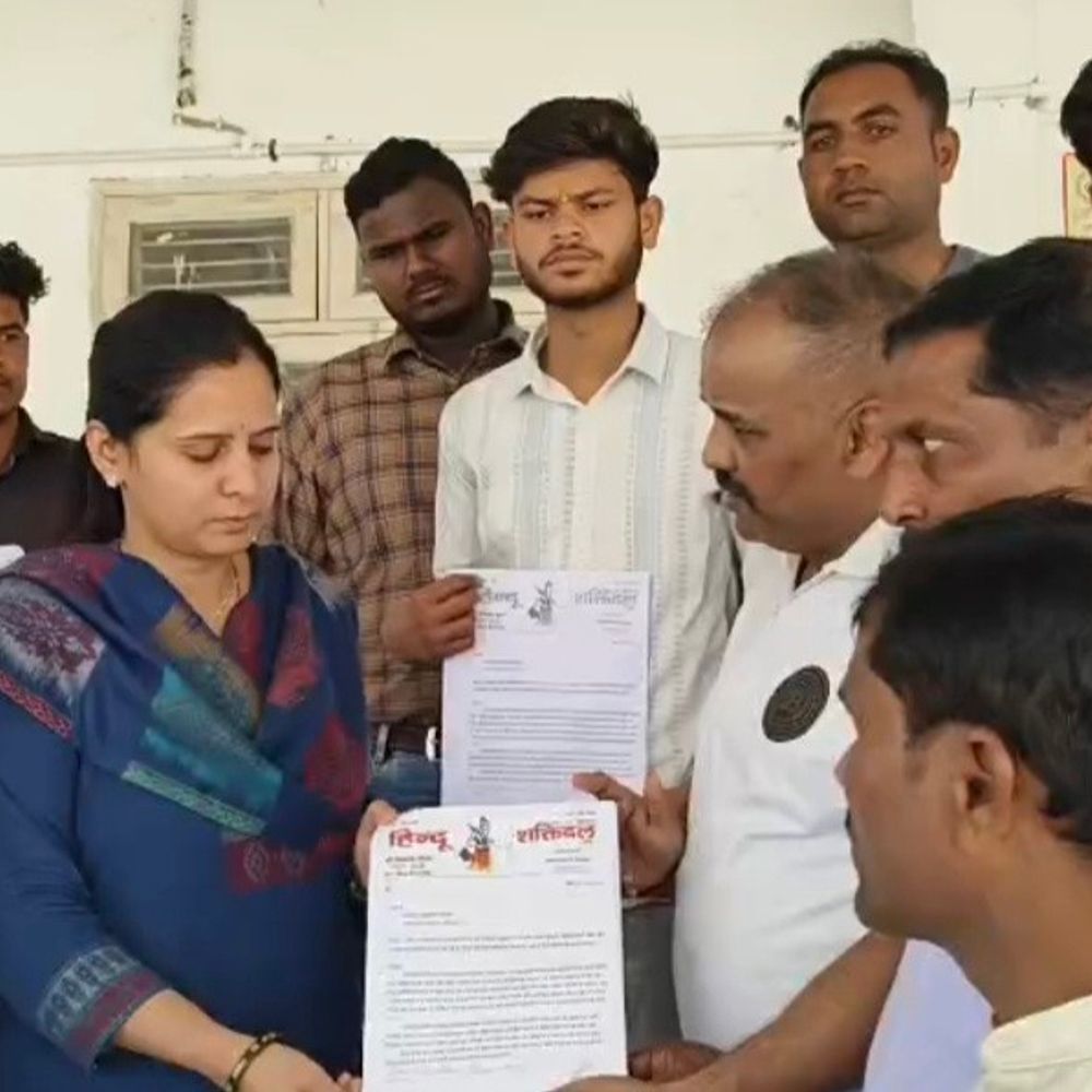 संभल के विवादित धार्मिक स्थल में पूजा-अर्चना करने की चेतावनी:राष्ट्रपति से कुरान मजीद पुस्तक को बैन करने और मुख्यमंत्री से नमाज रोकने की मांग