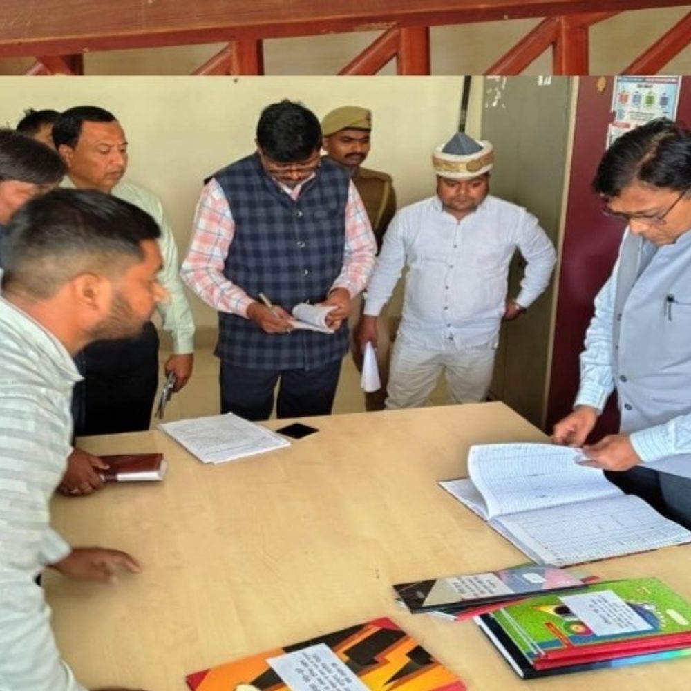 मैनपुरी के घिरोर तहसील में डीएम का छापा:खाली पन्नों पर हस्ताक्षर मिले, रिपोर्ट पेश करने के निर्देश दिए