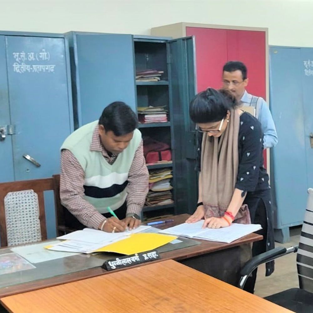 सीडीओ ने कृषि कार्यालय का औचक निरीक्षण किया:पटल सहायक को चेतावनी, अवकाश पंजिका में नहीं था विवरण दर्ज