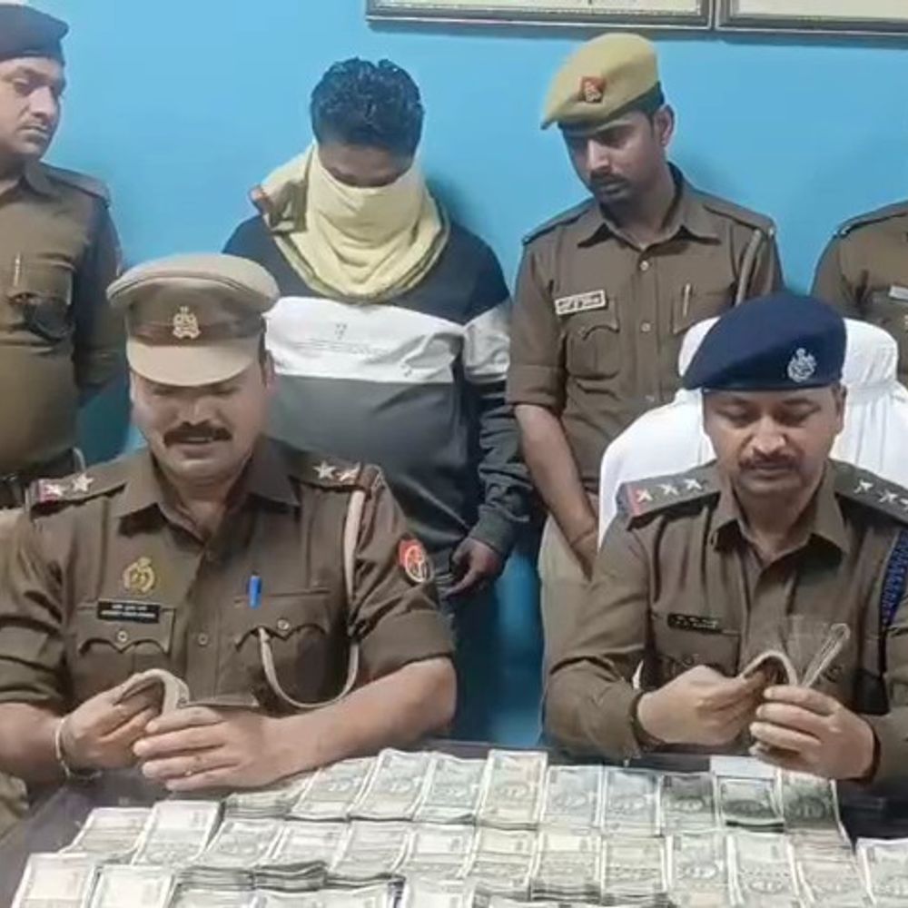 चंदौली में 16.25 लाख रुपये कैश जब्त:DDU जंक्शन पर GRP-RPF ने संदिग्ध को पकड़ा, आयकर विभाग जांच में जुटा