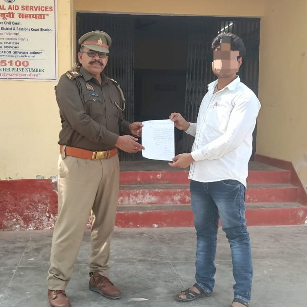 भदोही पुलिस ने ठगी के 54,394 रुपये वापस कराए:2023 में दर्ज हुआ था साइबर ठगी का मामला, पर्सनल डिटेल्स किसी को न देने की अपील