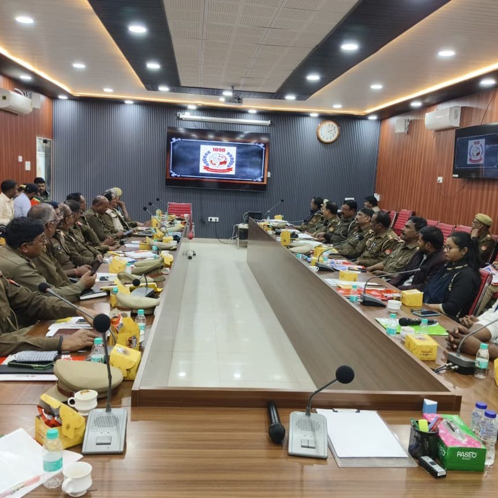 सिद्धार्थनगर में विशेष किशोर पुलिस इकाई की बैठक:बाल सुरक्षा मामलों की समीक्षा की गई, पुलिस अधिकारियों सुझाव दिए गए