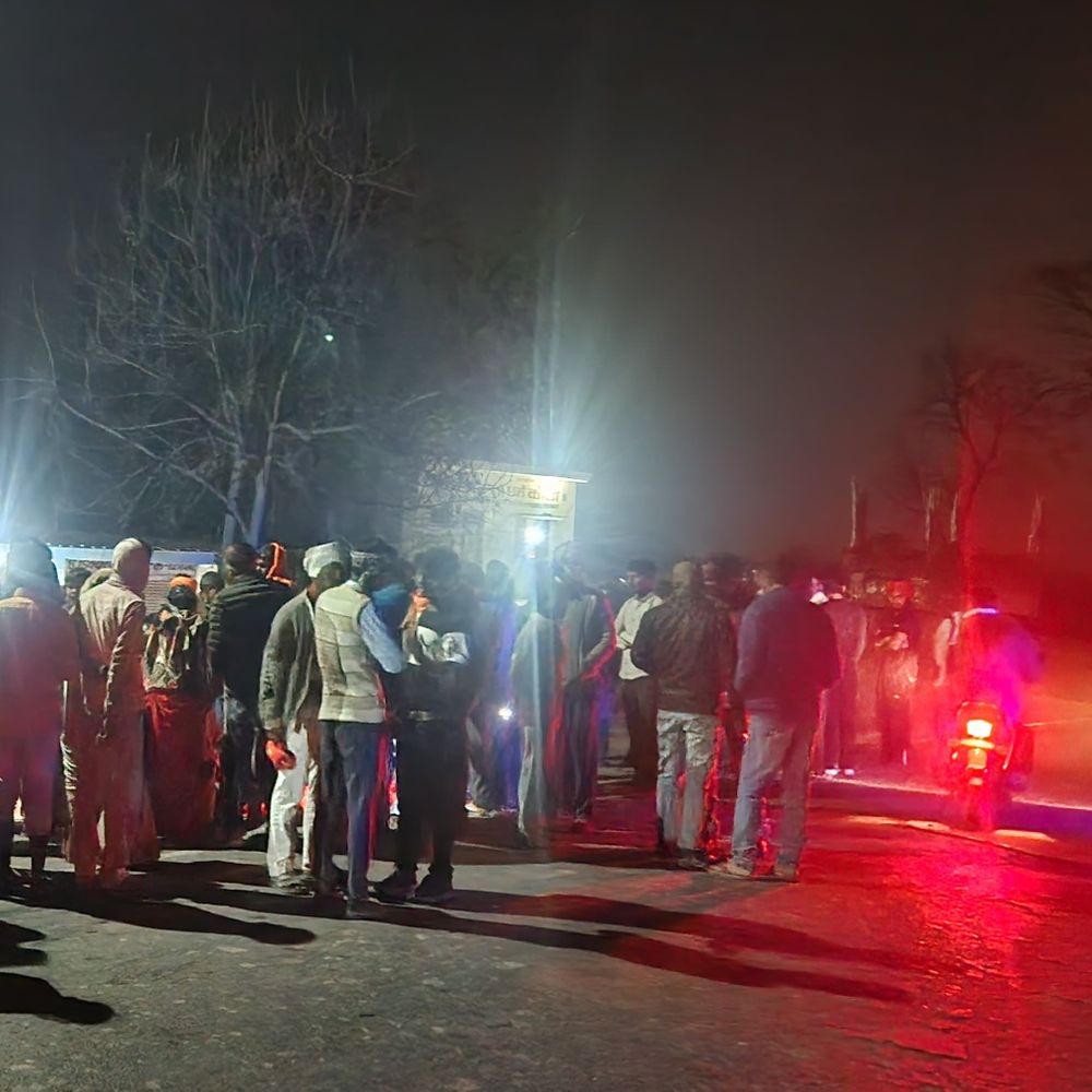 सीतापुर में ट्रैक्टर-ट्रॉली से टकराई बाइक, एक की मौत:बाइक सवार दो युवक घायल, ट्रॉली कब्जे में लेकर कार्रवाई शुरू