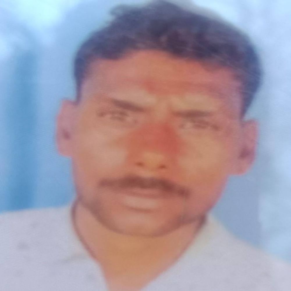 शाहजहांपुर में अज्ञात वाहन ने व्यक्ति को टक्कर मारी:शादी से लौटते समय हादसा, मौके पर ही तोड़ा दम