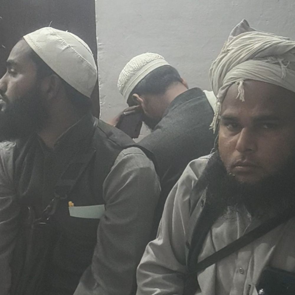 मेरठ में दूसरे राज्यों के 17 लोग हिरासत में:बाबरी मस्जिद के नाम पर चंदा मांगने का आरोप, पुलिस सत्यापन में जुटी