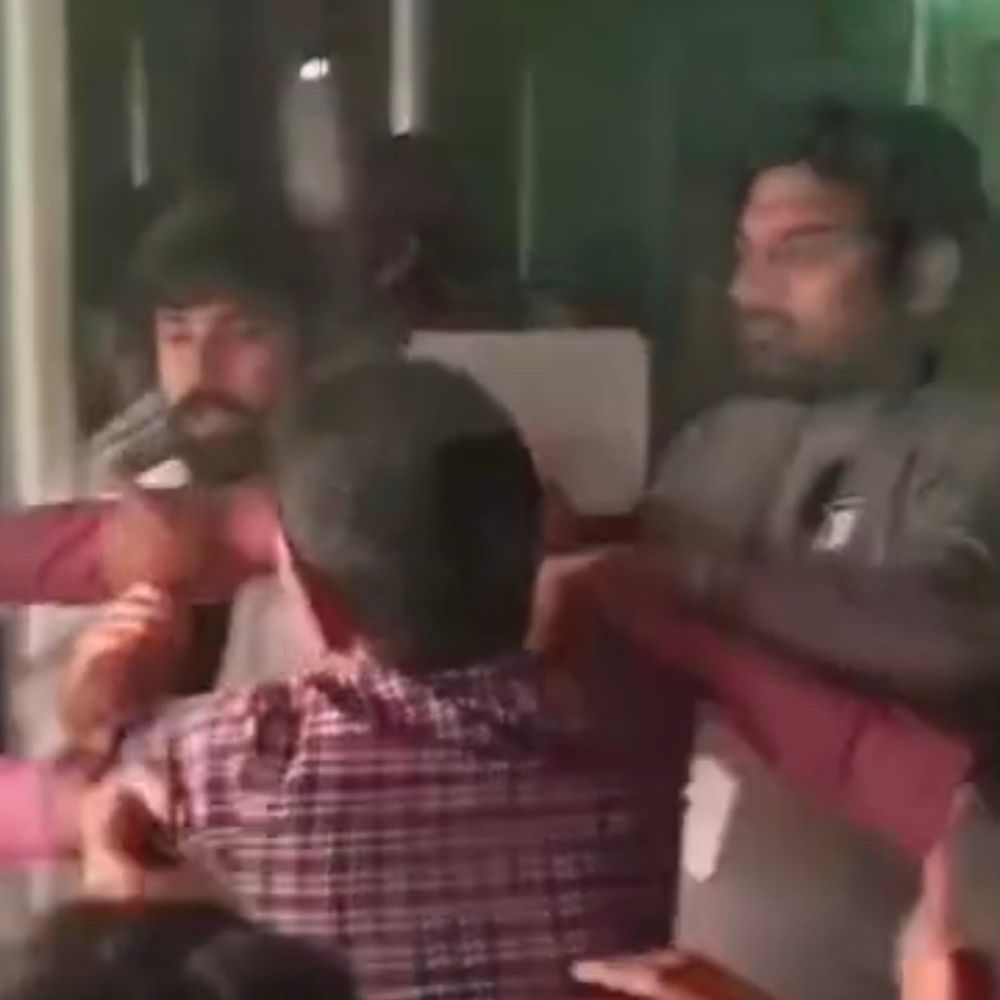 स्कूल संचालक पर हमले के आरोपी फरार:प्रतापगढ़ में फीस मांगने पर हुई थी पिटाई, पुलिस तलाश में जुटी