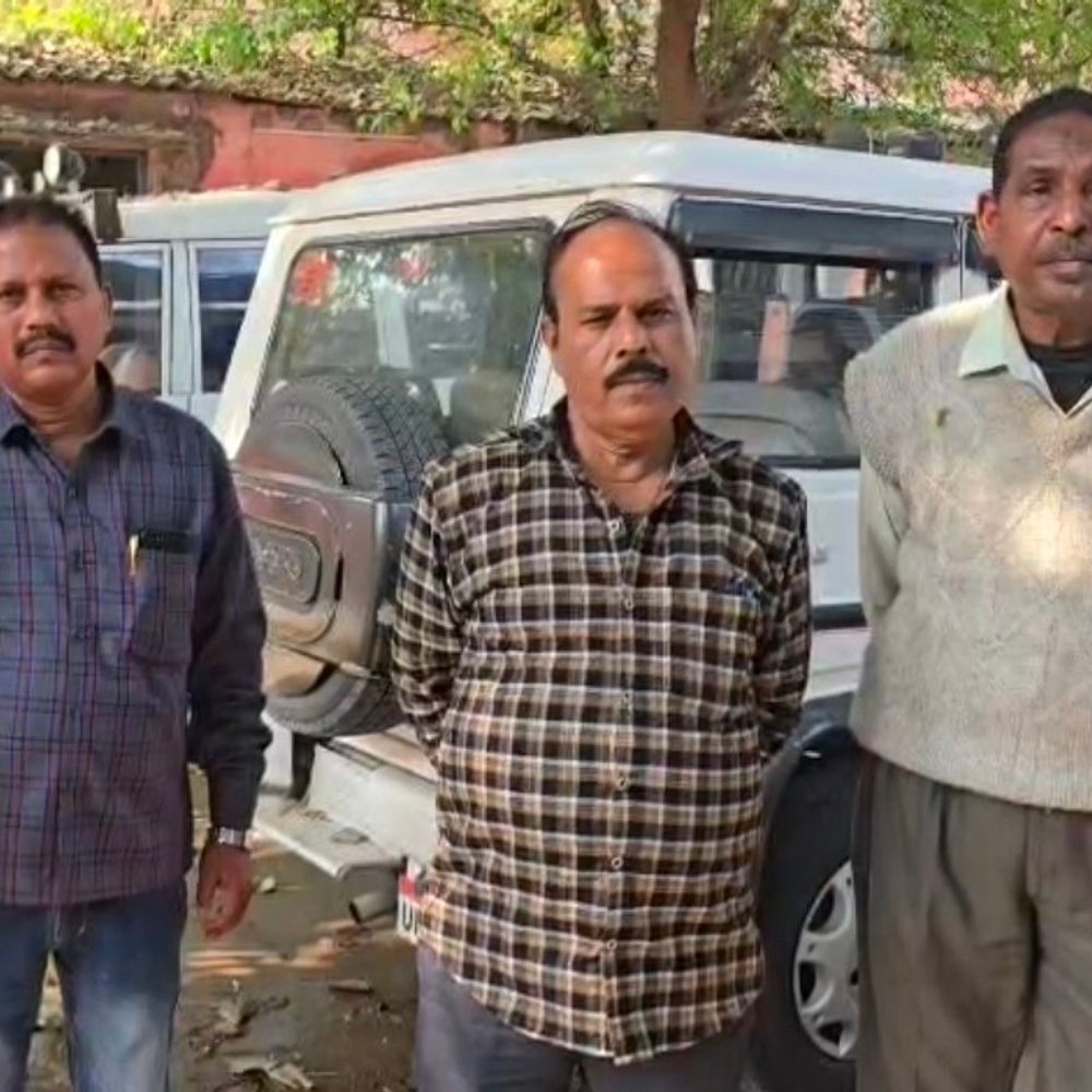 रायबरेली CMO ऑफिस में डॉक्टर-चालक संघ आमने-सामने:चालक पर मारपीट, निलंबन और फंड रोकने का आरोप