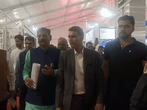 करनाल पहुंचे कैबिनेट मंत्री कृष्ण बेदी:  कृषि व डेयरीटेक पशुधन प्रदर्शनी में की शिरकत,कांग्रेस के प्रदर्शन और अमेरिका के टैरिफ पर भी रखी खुलकर राय – Karnal News