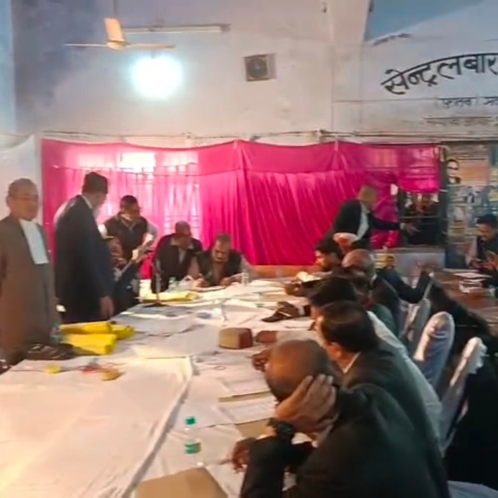 प्रतापगढ़ में जूनियर बार एसोसिएशन चुनाव:दूसरे दिन भी पूरी नहीं हो सकी मतगणना, आज होगी अंतिम गिनती