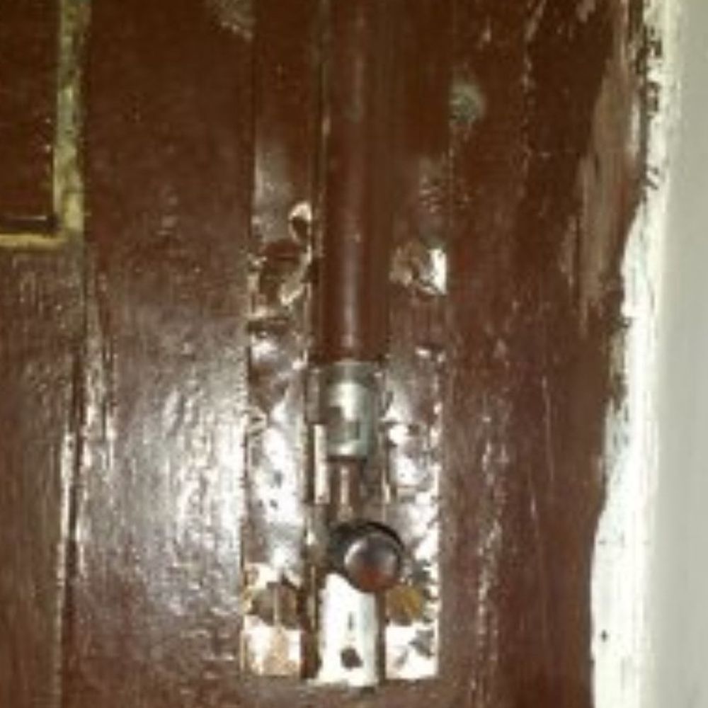 मेरठ में सीए के बंद मकान में चोरी:चोरों ने लाखों की नकदी और जेवरात चुराए