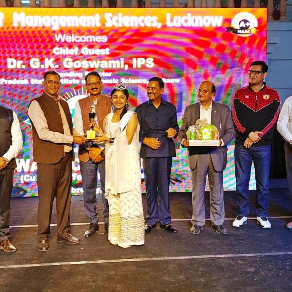 LSMS वार्षिकोत्सव में छात्रों ने दिखाई प्रतिभा:इंजीनियरिंग और प्रबंधन महाविद्यालयों के छात्रों ने किया प्रदर्शन