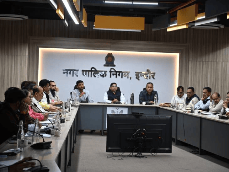 इंदौर में स्वच्छता सर्वेक्षण की तैयारियाें को लेकर बैठक:  निगमायुक्त बोले- सभी विभाग निर्धारित मापदंडों के अनुरूप काम करें – Indore News