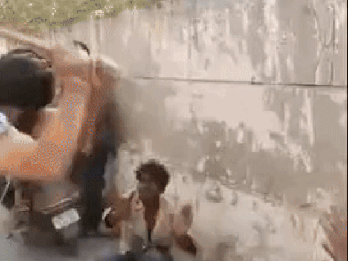 लुधियाना में लुटेरों की छित्तर परेड:  मजदूर का मोबाइल छीन कर भाग रहे एक्टिवा सवार चोरों को राहगीर ने पीछा कर पकड़ा, फिर पिटाई – Ludhiana News