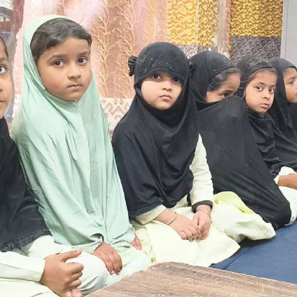 इबादत और सेवा का संगम:गोरखपुर में रमजान की रौनक, हजरत फातिमा जहरा की याद में हुई विशेष प्रार्थना