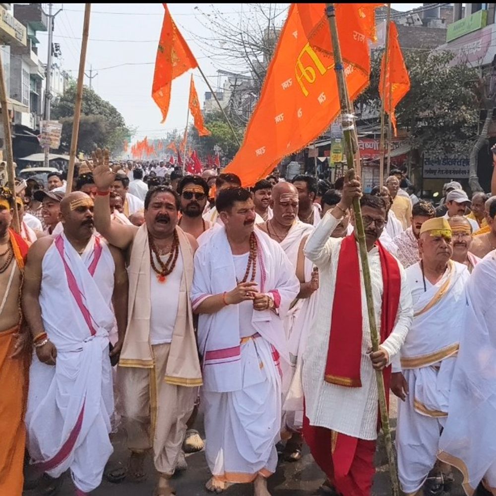 गोला गोकर्णनाथ में शिव उत्सव, भव्य पालकी यात्रा निकली:विधायक अमन गिरि की अगुवाई में उमड़ी श्रद्धालुओं की भीड़