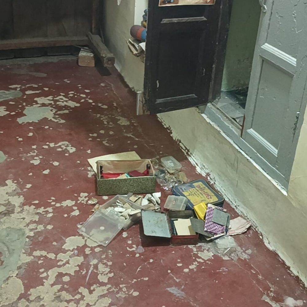 जालौन में बंद मकान पर चोरों का धावा:ताला तोड़कर लाखों के जेवरात चोरी, घर के बाहर गया था परिवार