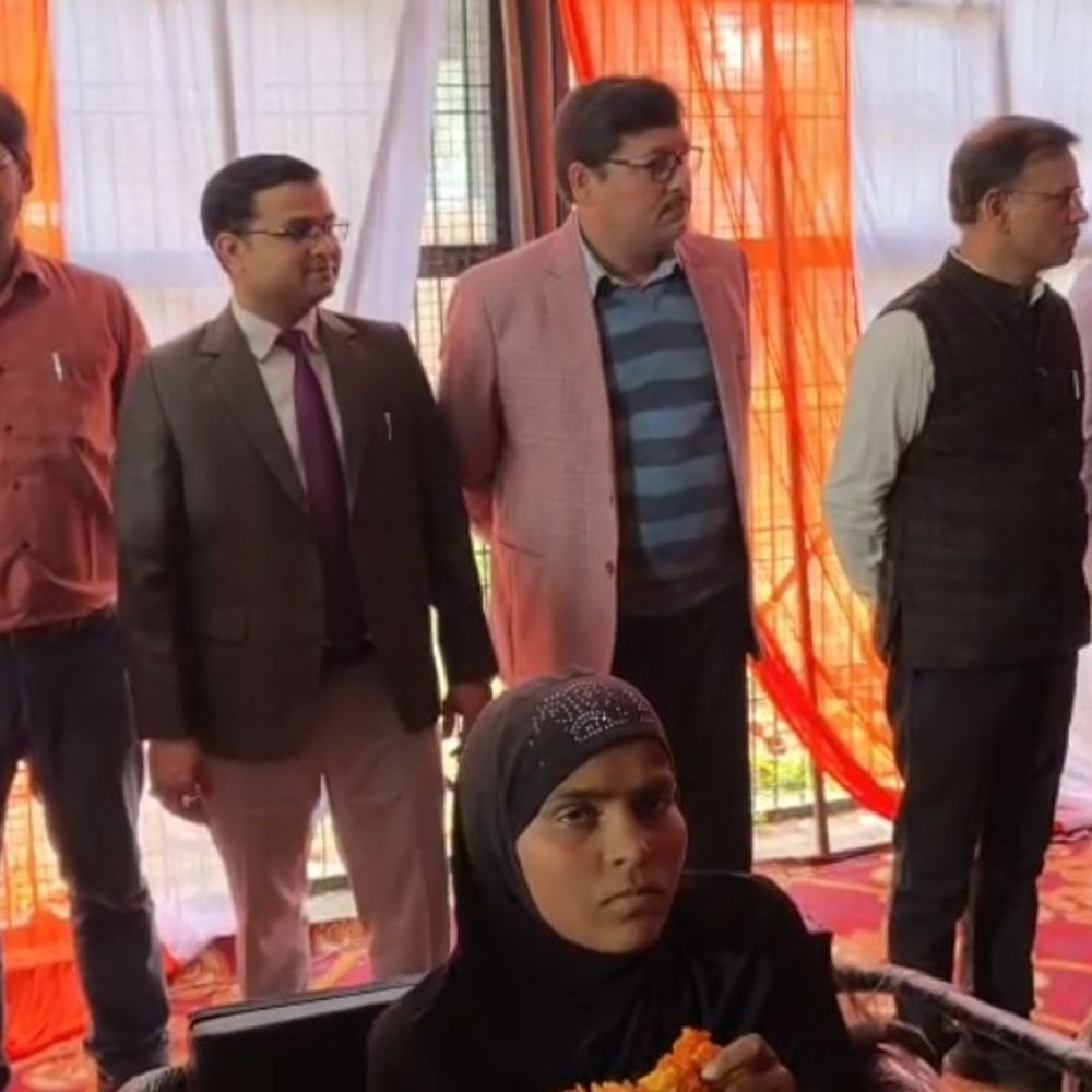 श्रावस्ती में मेगा विधिक शिविर आयोजित:44 विभागों ने हजारों को सरकारी योजनाओं का लाभ पहुंचाया, जरूरतमंदों को मिली ट्राई साइकिल