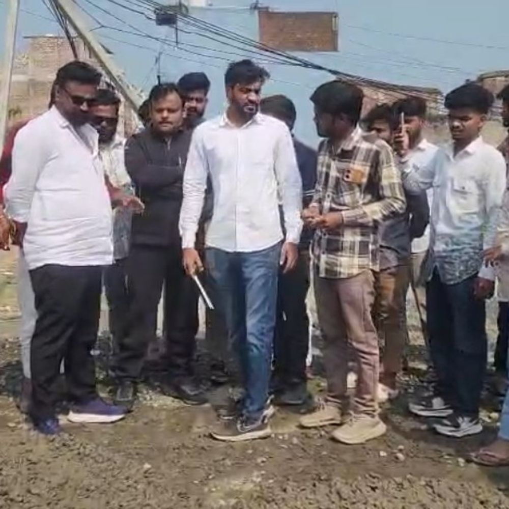 विदिशा की रायपुरा बस्ती में सीसी रोड निर्माण पर विरोध:  घटिया सामग्री व अतिक्रमण पर सीएमओ ने जांच के निर्देश दिए – Vidisha News