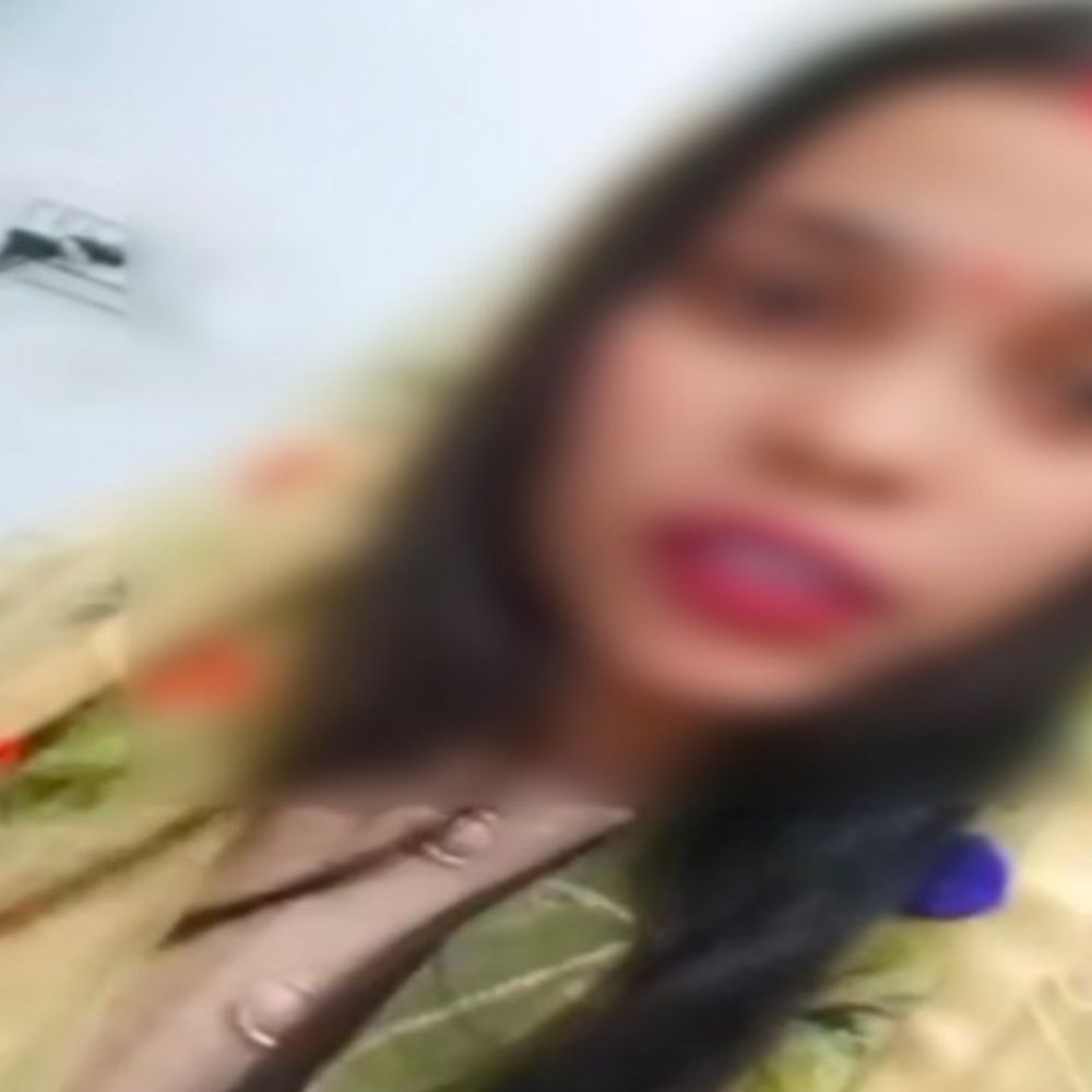 युवती ने कोर्ट मैरिज के बाद बनाया VIDEO:कहा- मैं बालिग हूं, घरवाले कार्रवाई करें तो न मानी जाए, मम्मी-पापा मुझे माफ करना