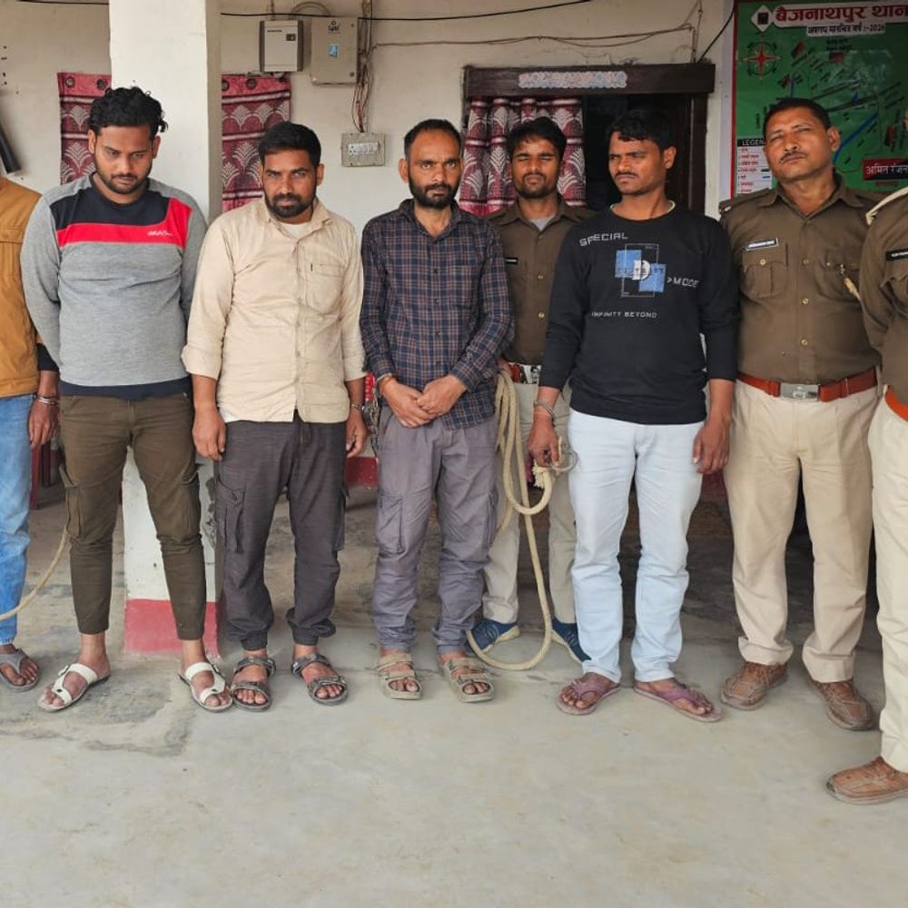 सहरसा में नशे के खिलाफ बड़ी कार्रवाई:  दो थाना क्षेत्रों से 6 तस्कर गिरफ्तार, 306 ग्राम स्मैक व हजारों गोलियां जब्त, कार-बाइक और नगदी भी बरामद – Saharsa News