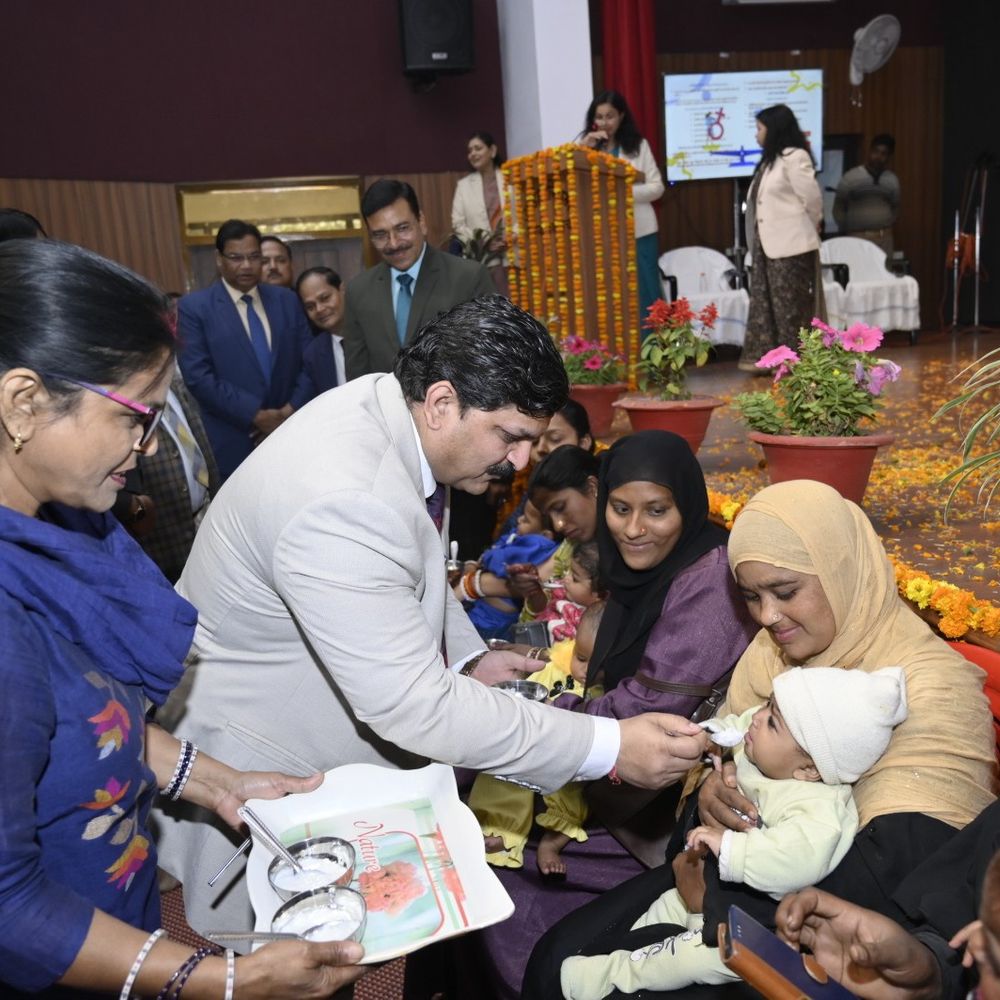 बहराइच में लगा मेगा विधिक सहायता शिविर:सरकारी योजनाओं का लोगों को मिला लाभ, गर्भवतियों की गोद भराई हुई