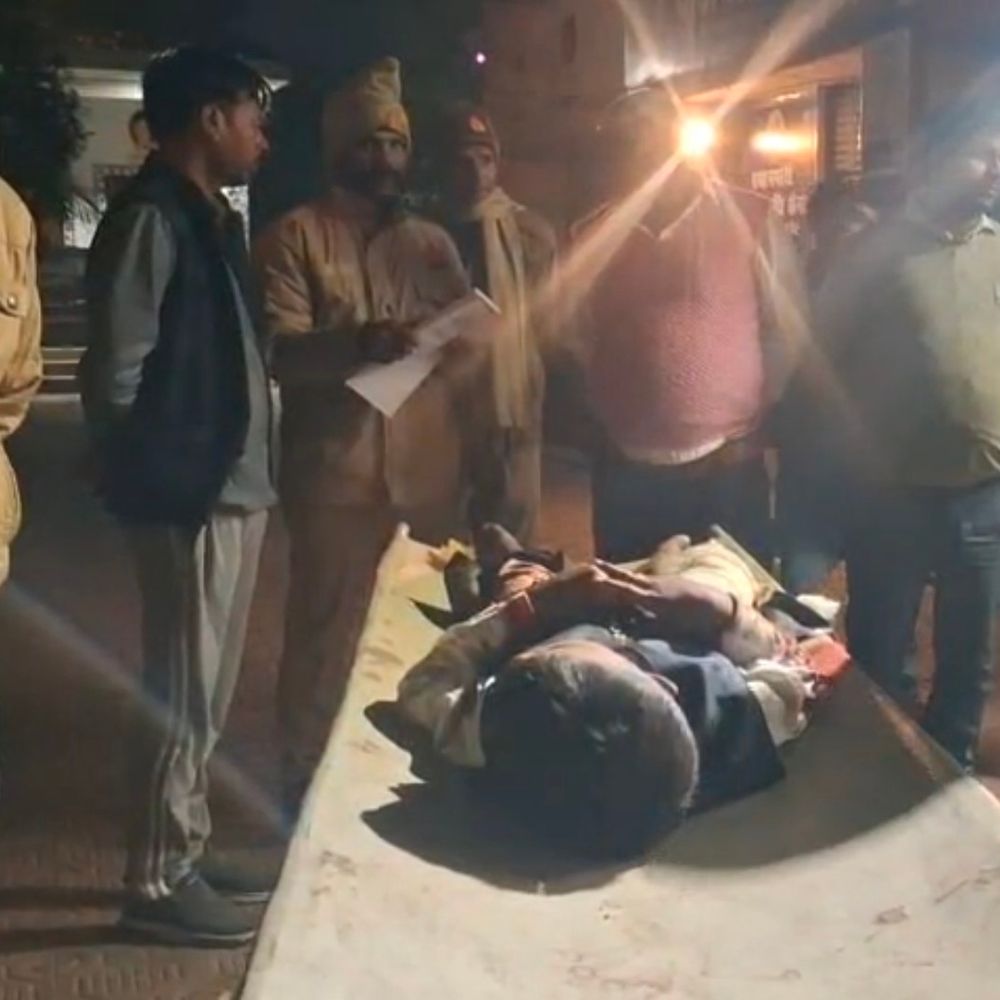 बोलरो ने 3 बाइकों को मारी टक्कर, 8 घायल:बाराबंकी में शादी से लौट रहा था परिवार, बाइक से दूर जा गिरे