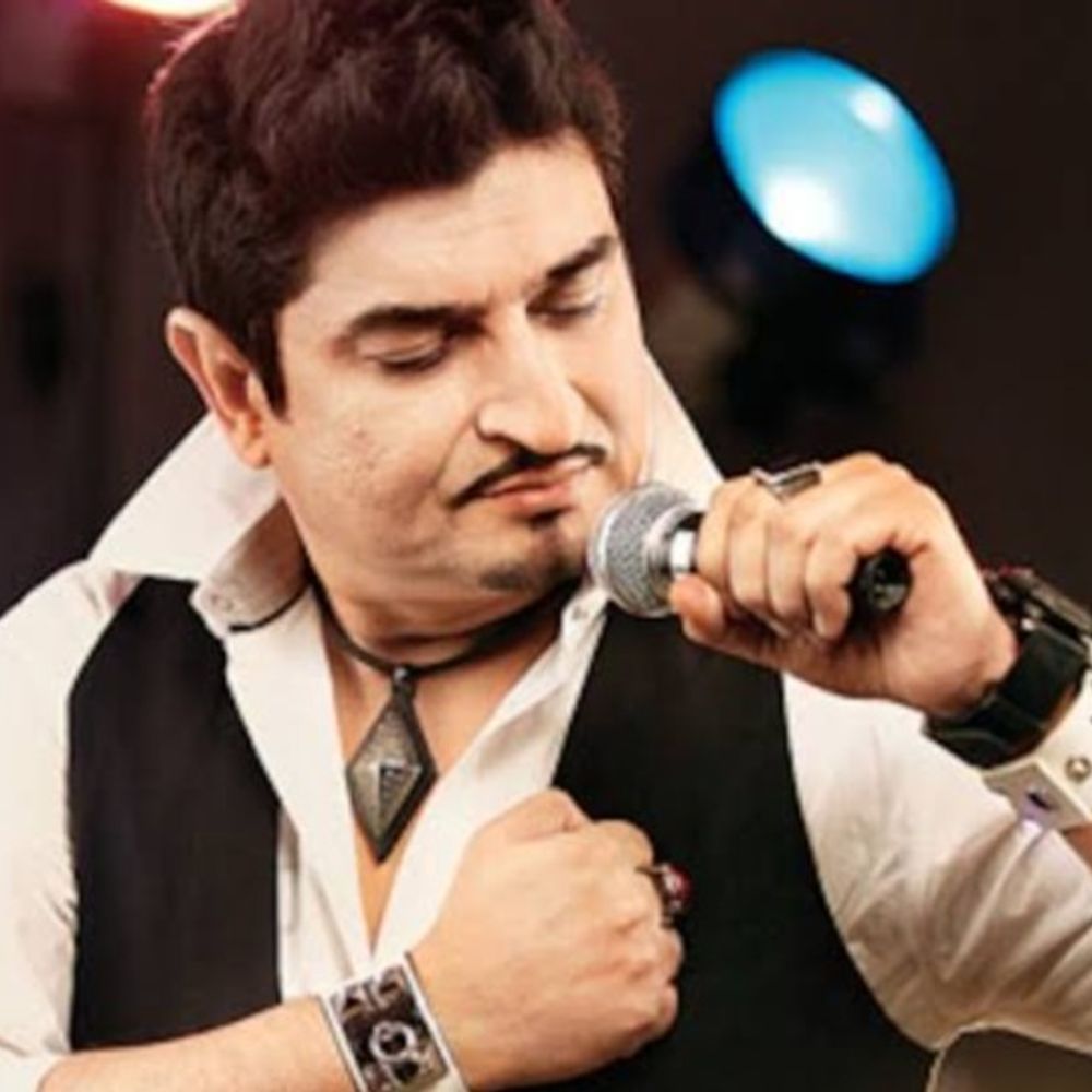 ताजमहोत्सव में सजेगी आज सुरों की शाम:सिंगर नीरज श्रीधर के गानों पर झूमेंगे लोग, भूल-भुलैया से कैरेक्टर ढीला तक लगेगा म्यूजिक का तड़का