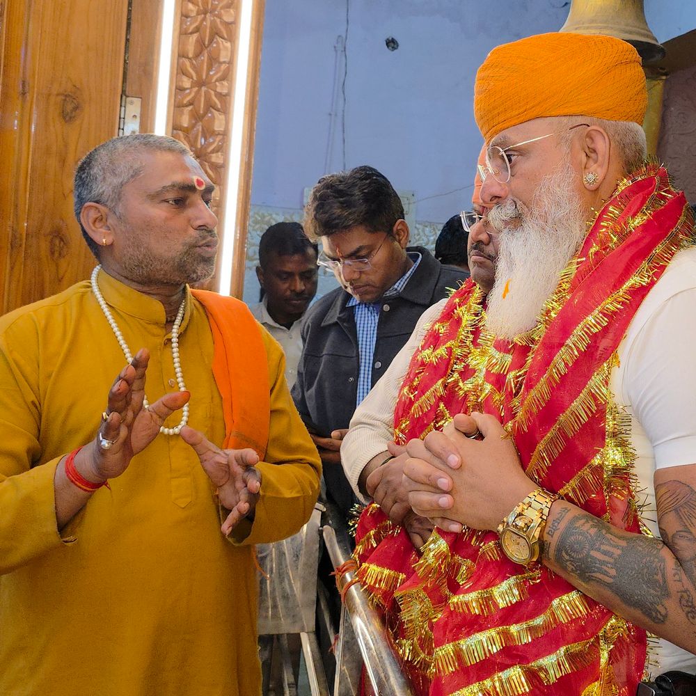 फिल्म निर्माताओं की घरों में कुटाई होगी:संभल में करणी सेना अध्यक्ष बोले- सनातनियों को निशाना बनाने पर विरोध होगा