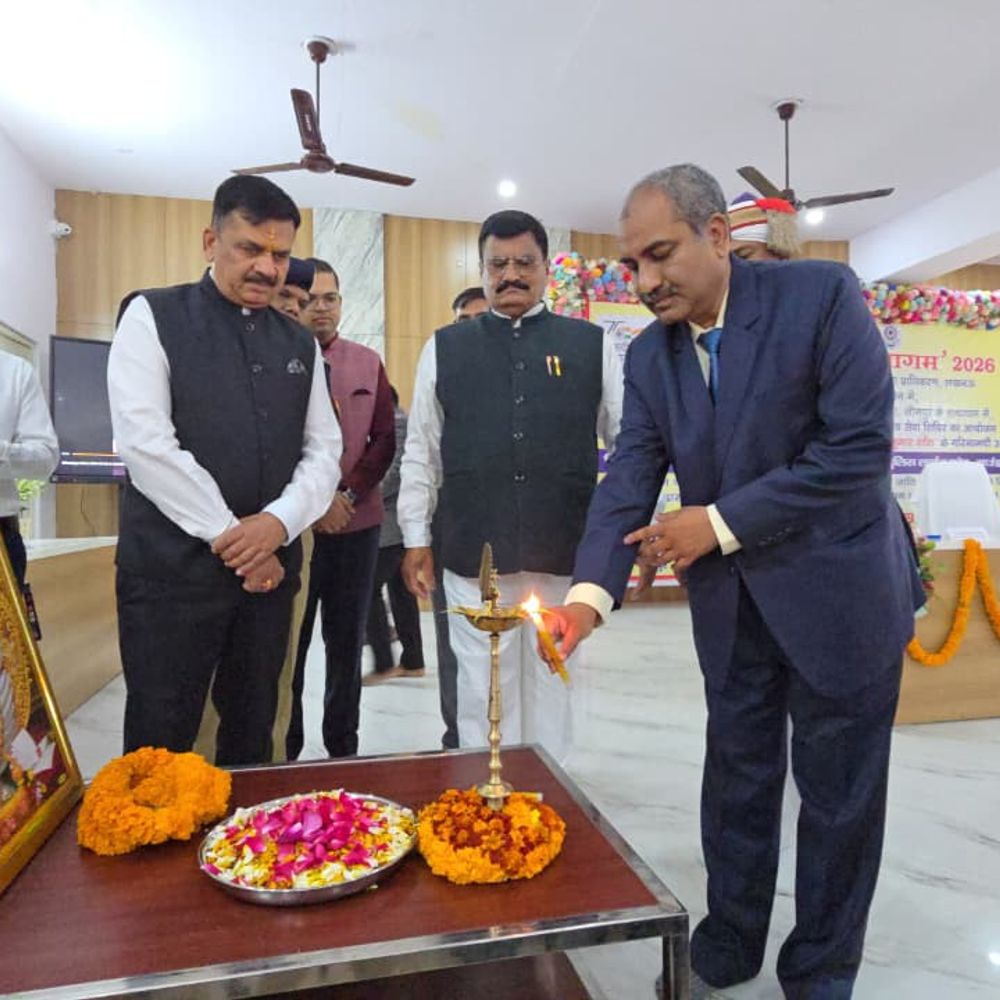 जौनपुर पुलिस लाइन में मेगा विधिक सहायता शिविर:जिला जज ने 'न्याय समागम-2026' का शुभारंभ किया, लोगों को मिली कानूनी जानकारी