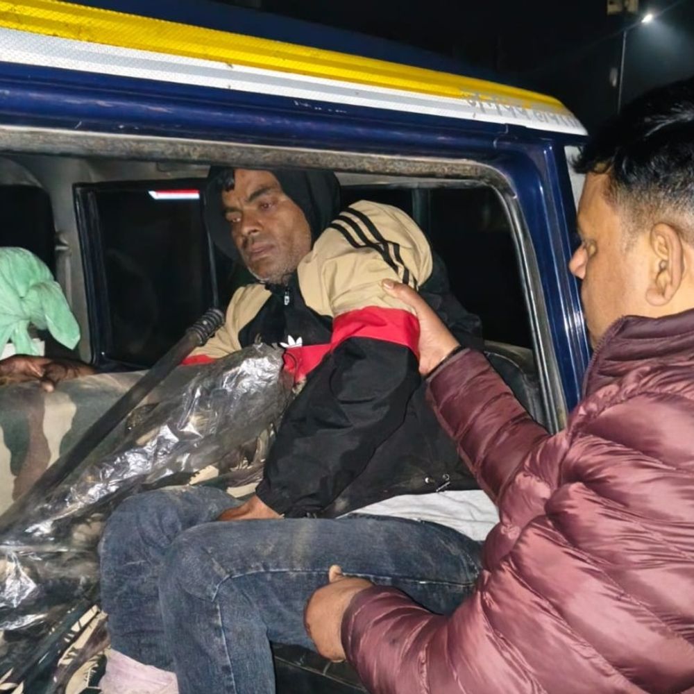 फौजी हत्याकांड का एक और आरोपी मुठभेड़ में गिरफ्तार:हाथरस में 25 हजार का इनाम था, पैर में गोली लगने से घायल