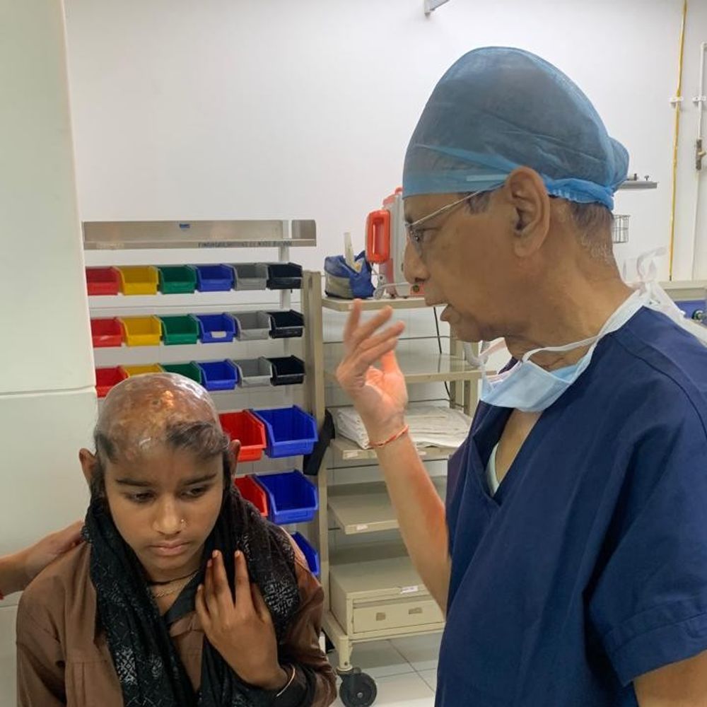 चित्रकूट आरोग्यधाम में कटे-फटे होंठ की मुफ्त सर्जरी:तालू और बर्न केसों का कैंप लगाकर वरिष्ठ सर्जन कर रहे इलाज