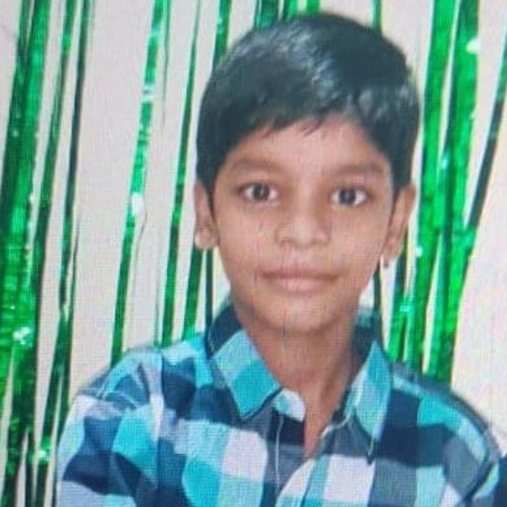 एटा में ट्रैक्टर ने 9 साल के बच्चे को कुचला:अस्पताल ले जाते समय रास्ते में दम तोड़ा, चालक मौके से फरार हुआ