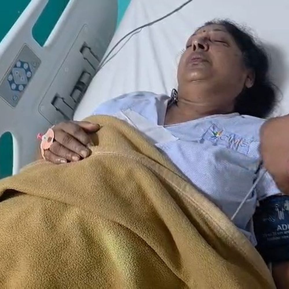 मथुरा में गाय का हमला, महिला घायल:श्रीकृष्ण जन्मभूमि के पास दर्शनार्थियों में दहशत