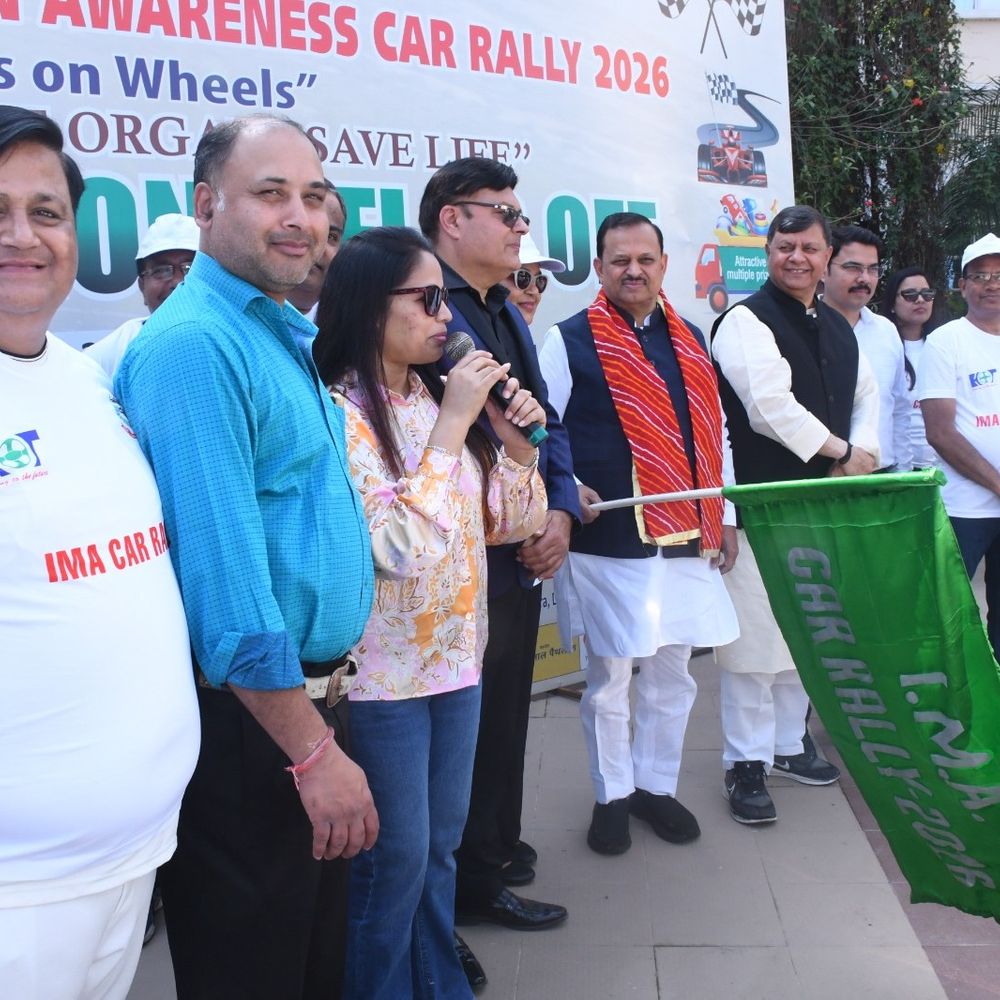 कानपुर की सड़कों पर डॉक्टर्स का 'महादान' मिशन:रैली निकालकर अंगदान का संदेश दिया, बेस्ड डेकोरेटेड कारें आकर्षण का केंद्र रहीं