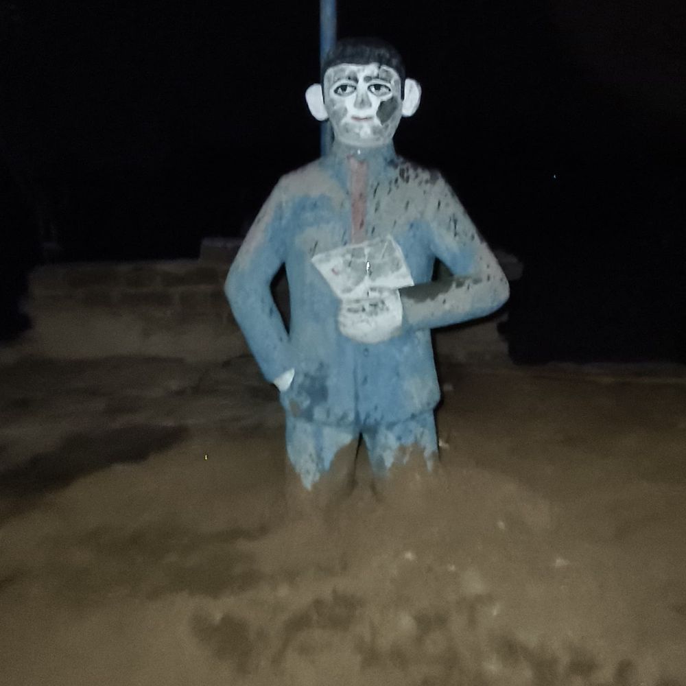 हरदोई में बाबा साहब की प्रतिमा उखाड़ी:दबंगों पर गायब करने का आरोप, दलित समाज में गुस्सा, सीएम से शिकायत