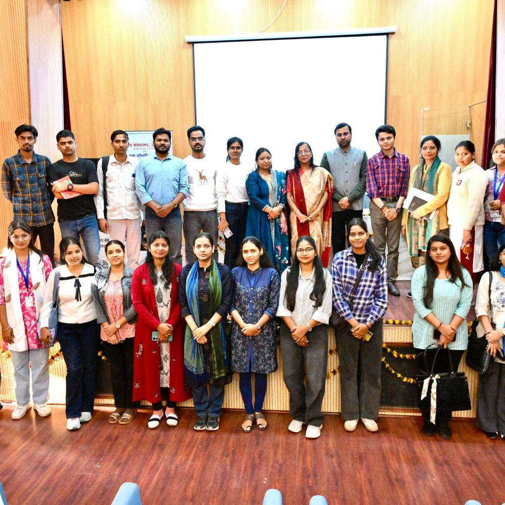 लखनऊ संग्रहालय में 'संग्रहालय क्यों जाना चाहिए' पर व्याख्यान:पूर्व विभागाध्यक्ष ने चित्रों और उदाहरणों के माध्यम से संग्रहालयों की जानकारी दी