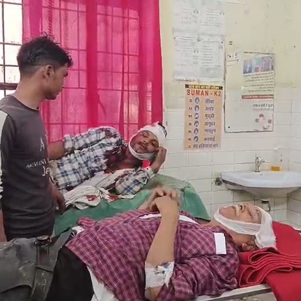 गोंडा में जमीनी विवाद पर दो गुटों में खूनी संघर्ष:खेत जुताई के विरोध पर लाठी-डंडों से मारपीट, कई घायल अस्पताल में भर्ती