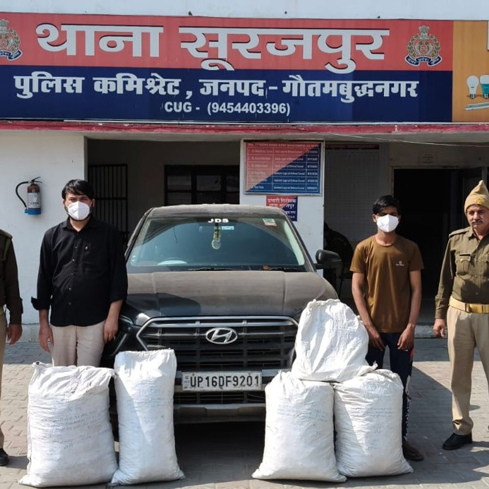 ग्रेटर नोएडा में 12 लाख का गांजा जब्त:पश्चिम बंगाल से लाकर NCR में करते थे सप्लाई, 2 आरोपी गिरफ्तार