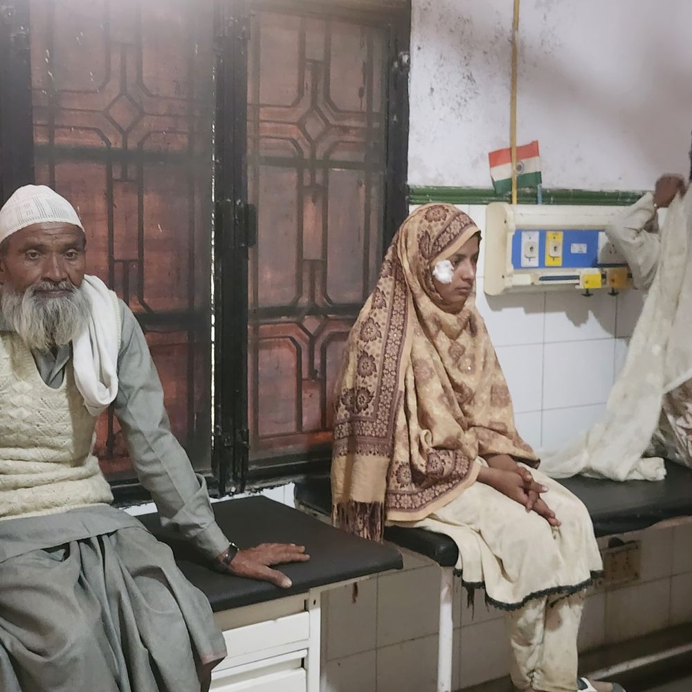 संभल में दरवाजा विवाद पर मारपीट:दादी-पोती गंभीर रूप से घायल, पुलिस ने मामला दर्ज किया