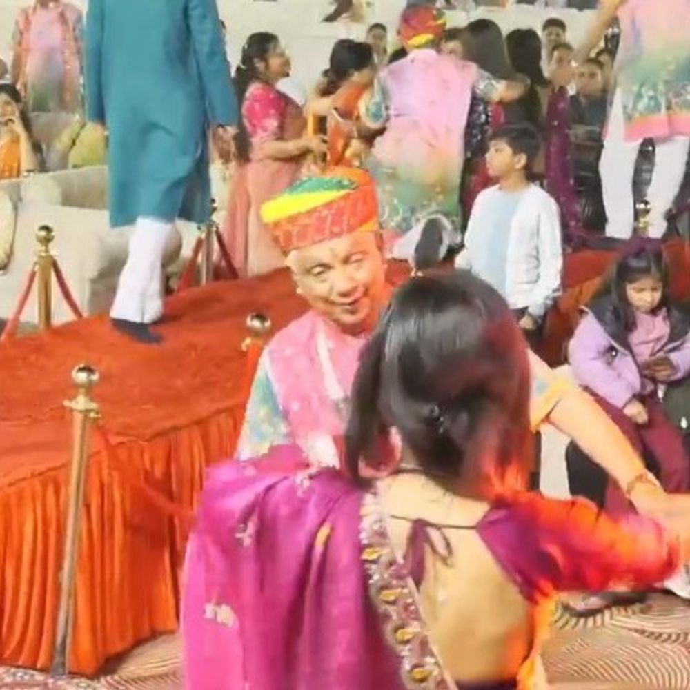 मारवाड़ी मंडल के होली मिलन में उमड़ा उत्साह:राजस्थानी लोकगीत और हिमांशु बन्ना का जादू, यूनियन क्लब में कार्यक्रम हुआ