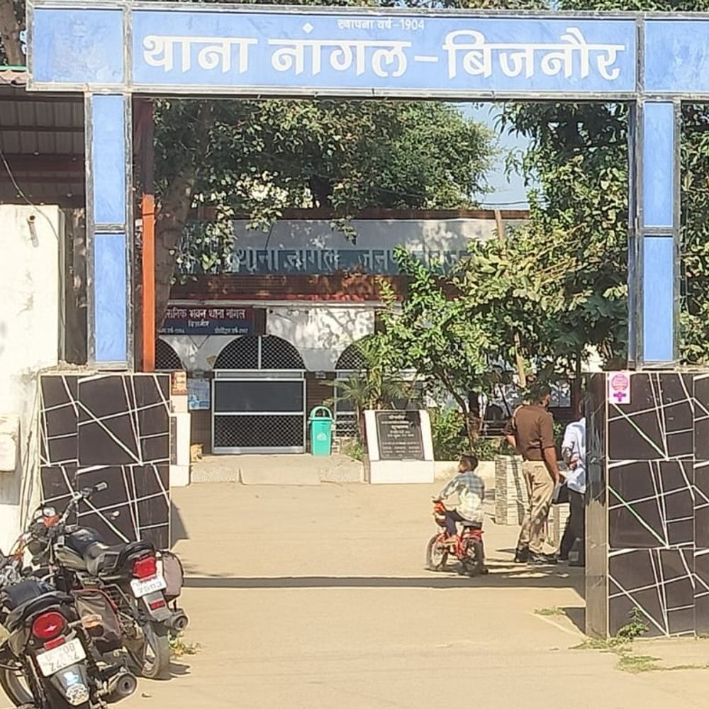 बिजनौर में चारा काट रही महिला से दुष्कर्म, प्राथमिकी:बाल पकड़ कर गन्ने के खेत में खींचा, फिर बनाया हवश का शिकार