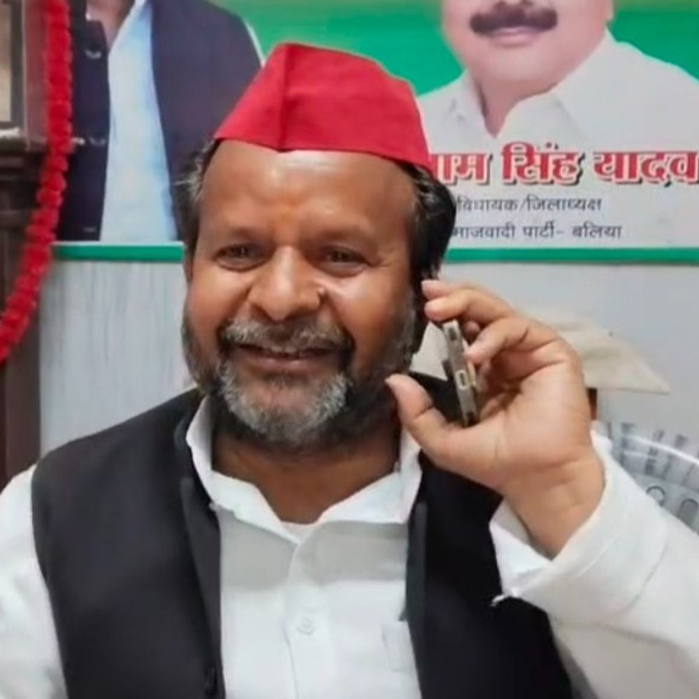 यूपी में लगातार गिर रहीं पानी की टंकियां:बलिया में अवलेश सिंह बोले- जल जीवन मिशन अब 'जल कमीशन' बना