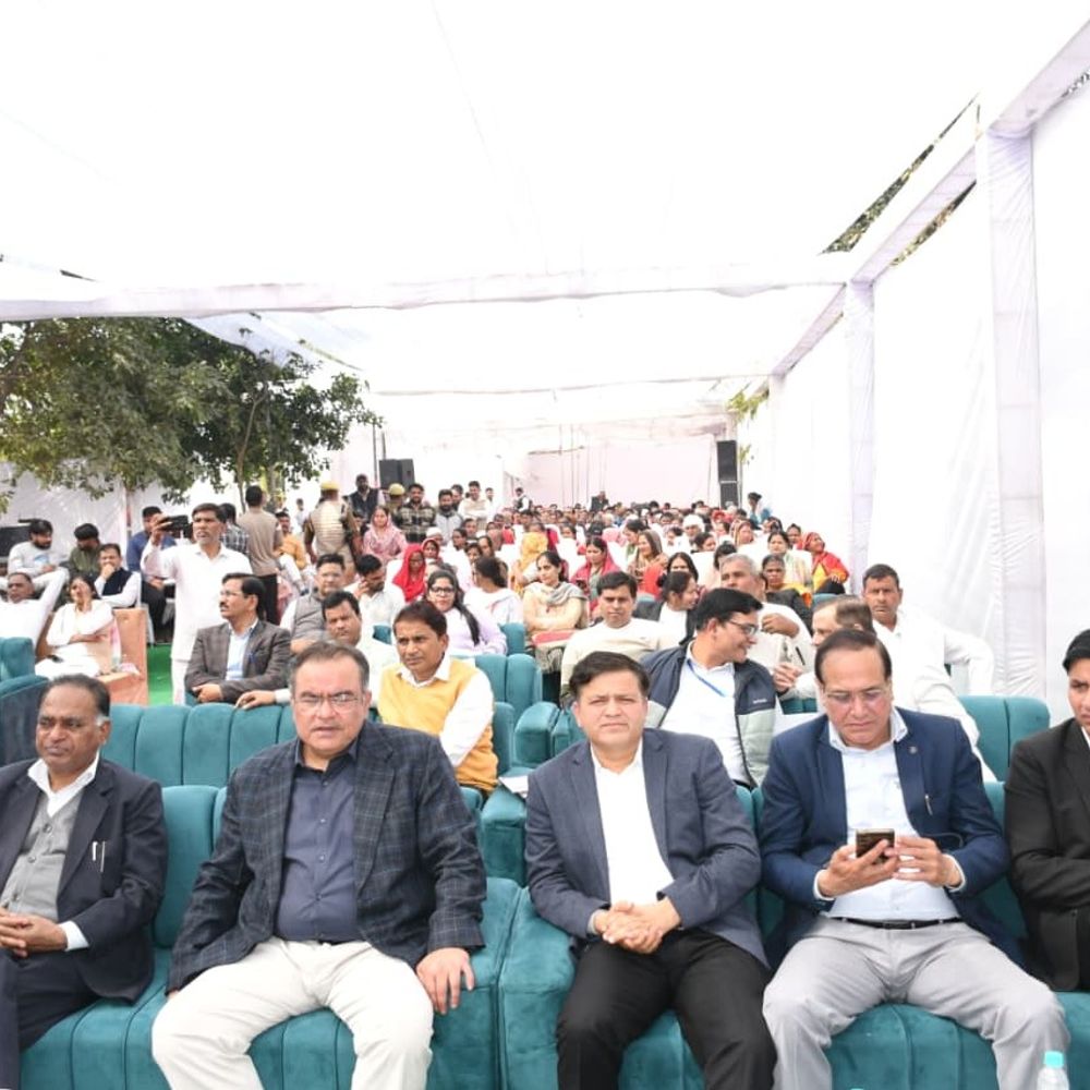 बागपत में मेगा विधिक सेवा शिविर का आयोजन:कमजोर वर्गों को निःशुल्क विधिक सहायता और सरकारी योजनाओं की जानकारी मिली