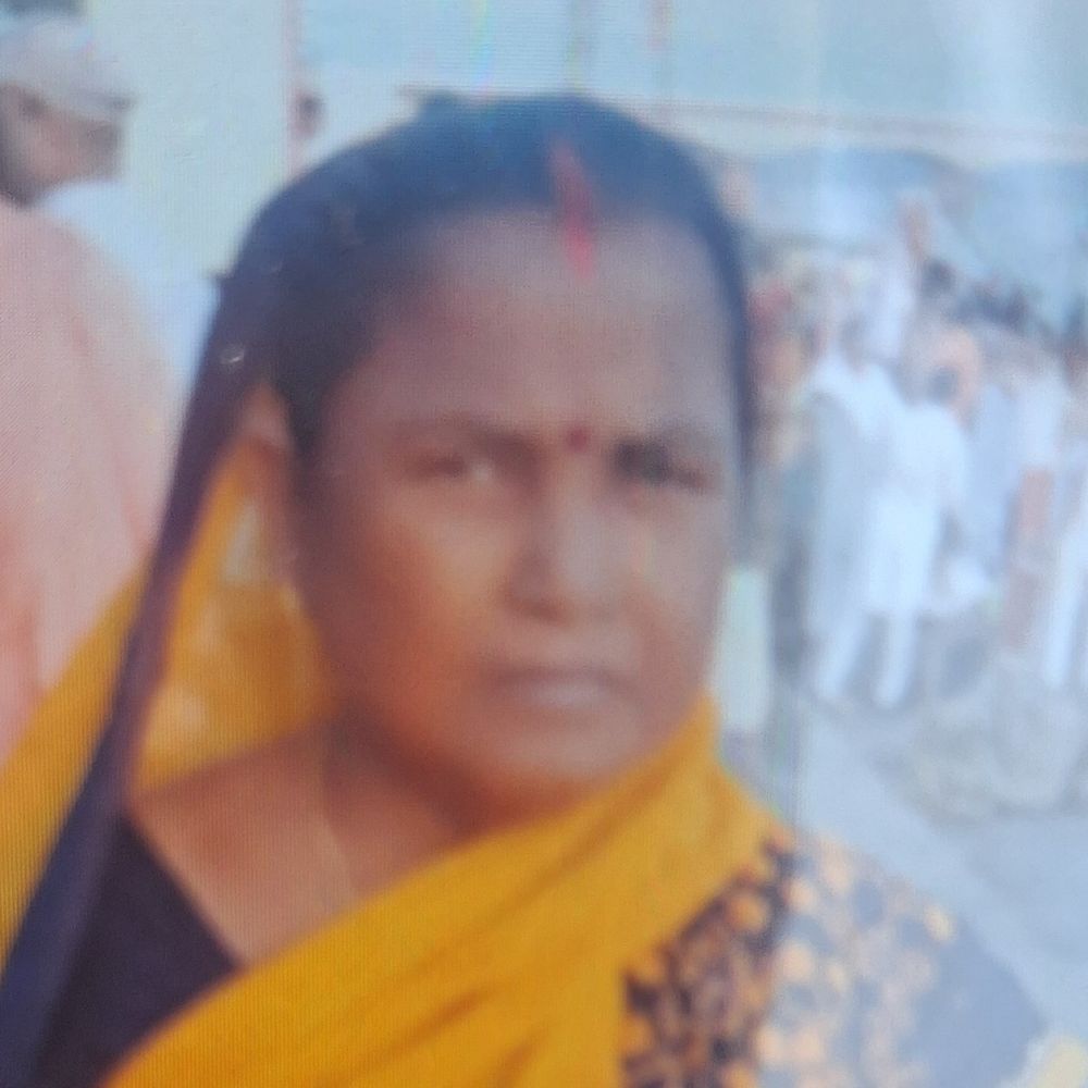 देवरिया में सड़क हादसे में महिला की मौत:पिता से मिलने जा रही थी, तेज रफ्तार वाहन ने मारी टक्कर