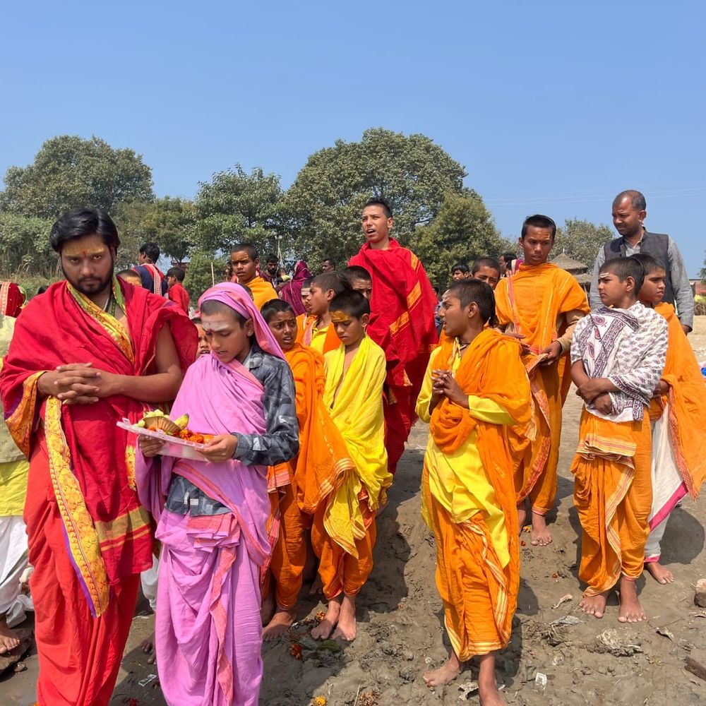 बलिया के गंगापुर में महायज्ञ का ध्वजारोहण:28 मार्च से 5 अप्रैल तक होगा लक्ष्मीनारायण महायज्ञ और यज्ञोपवीत संस्कार